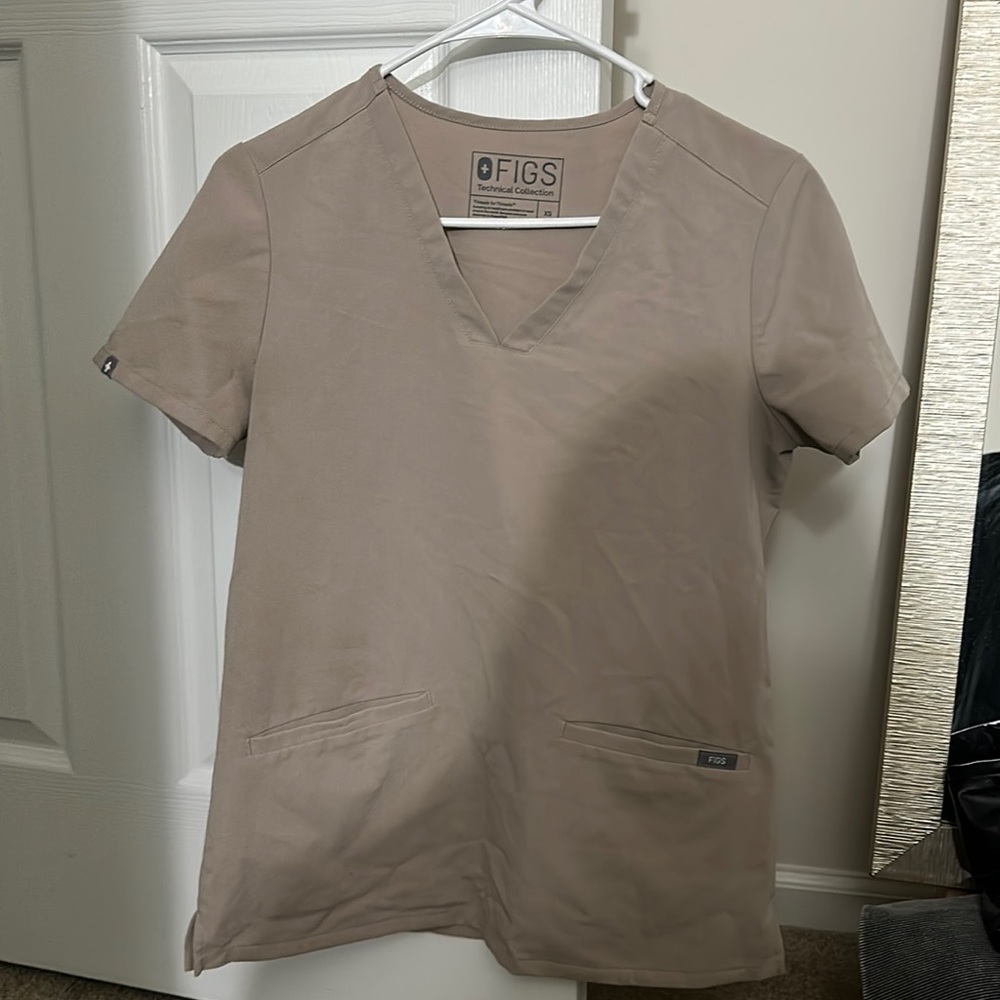 XS Tan Figs Scrub Top